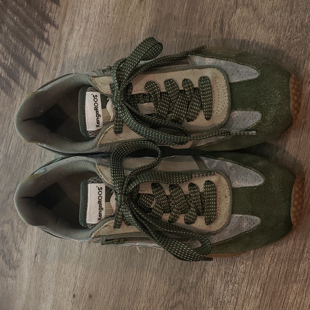 Kangaroos sneakers , 7, green